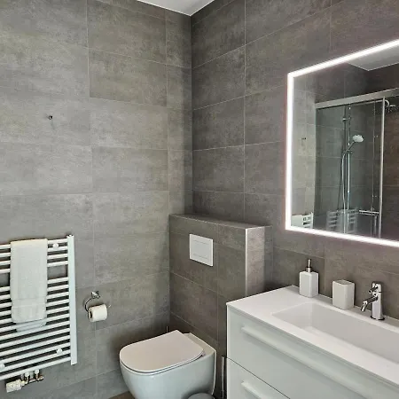 New Spacious Two Bedroom Center With Parking, Near Public Transport ルクセンブルク