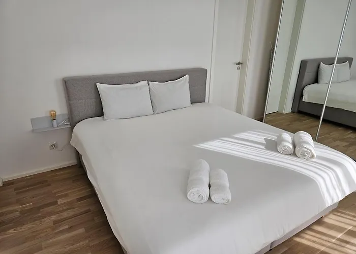 Apartamento New Spacious Two Bedroom Center With Parking, Near Public Transport Luxemburgo